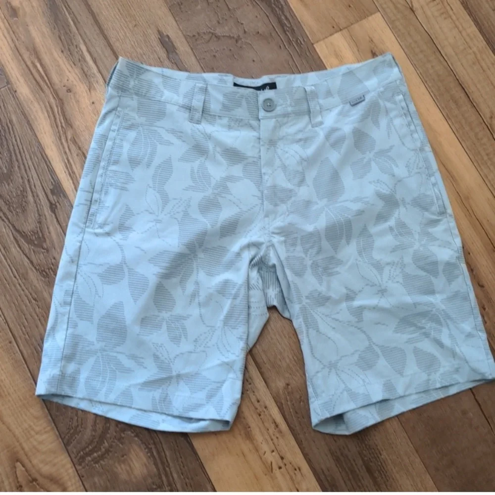 Travis Matthew Shorts - Picture 2 of 4